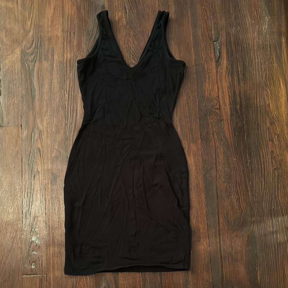 Elegant Black Sleeveless Dress